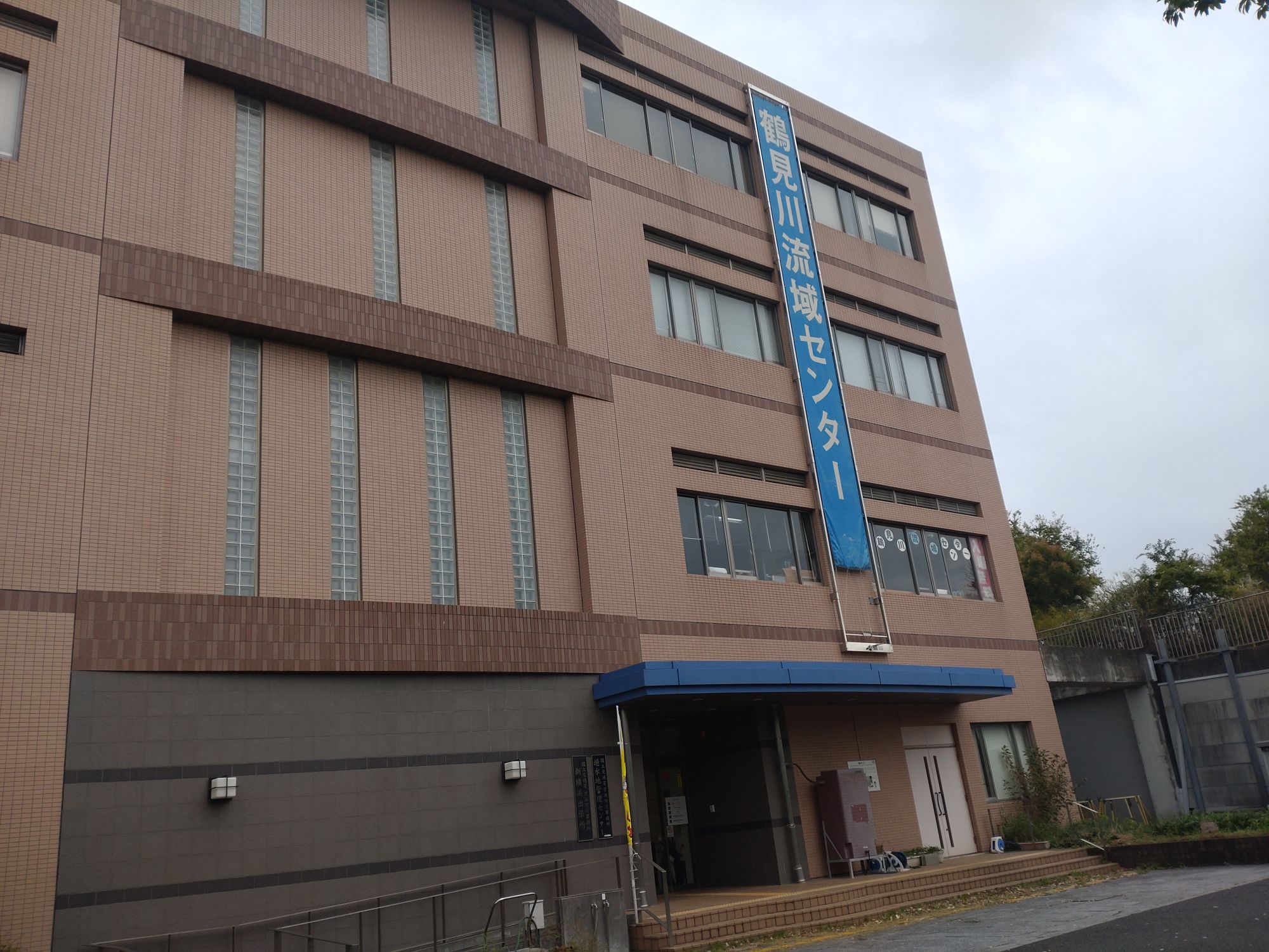 生き物観察が出来る施設が近所にあるといい。