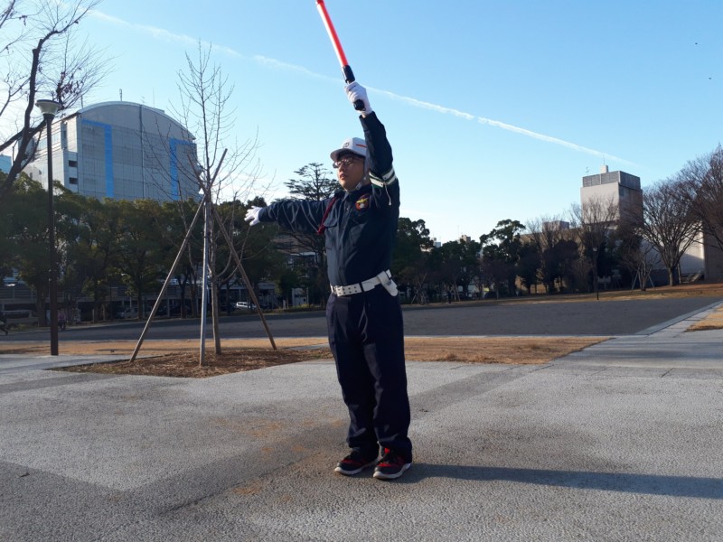 スムーズなコミュニケーションを可能にする誘導動作(片側交互通行編)
