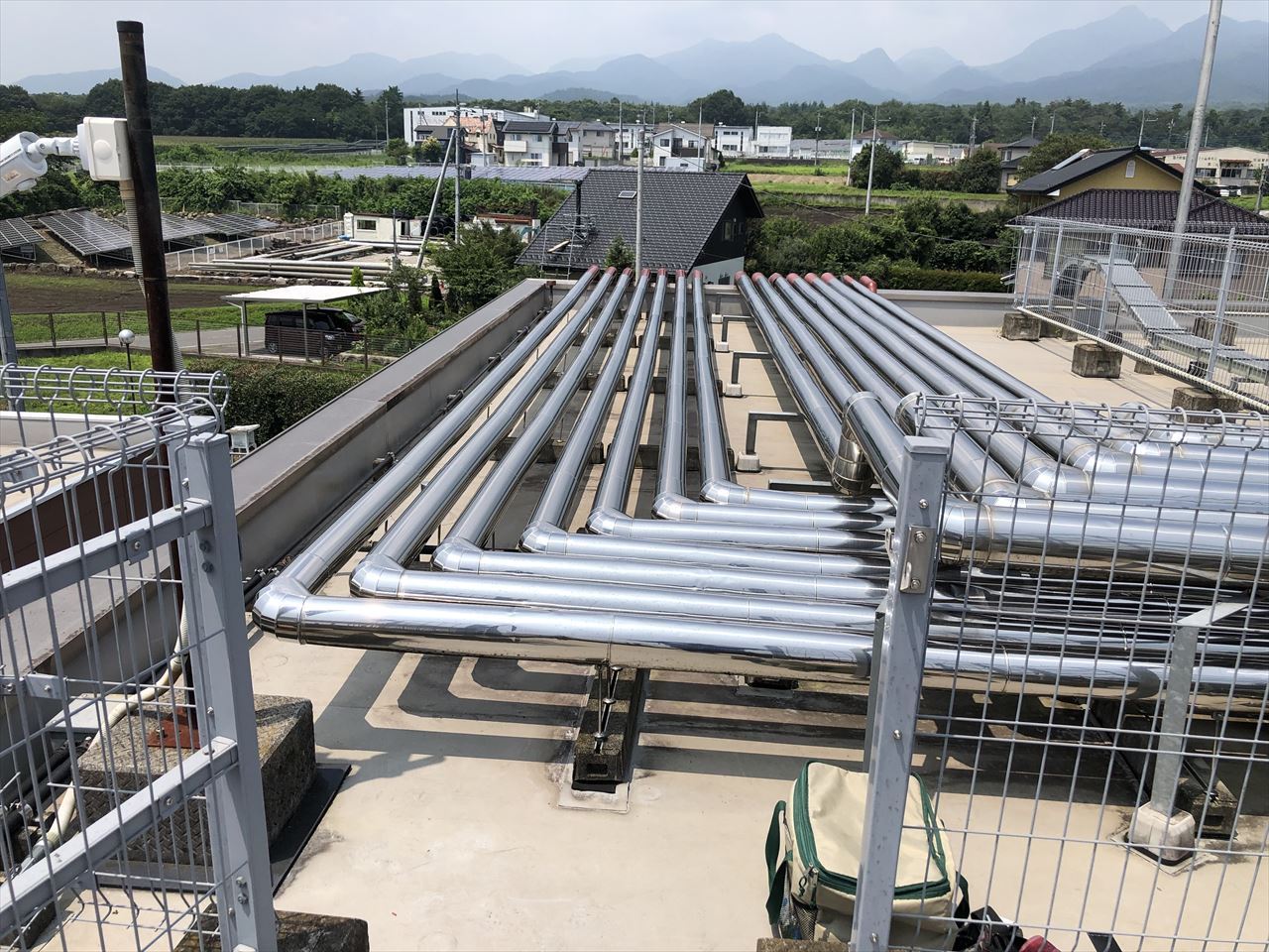群馬県北群馬郡榛東村　通信会社改修工事の空調衛生設備工事にともなう保温板金工事